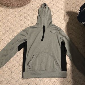 Grey men’s Nike hoodie